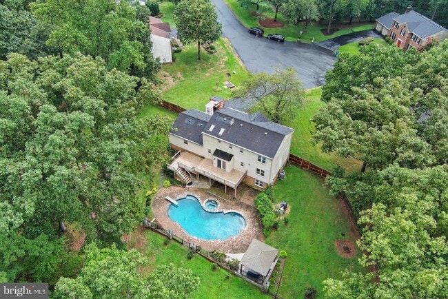 Building Photo - 901 Holly Creek Dr