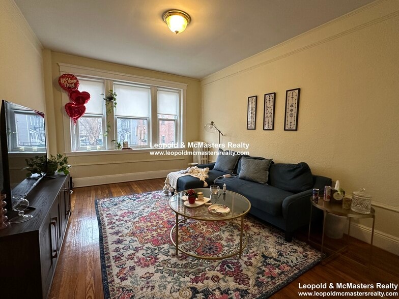 Building Photo - 45 Ashford St