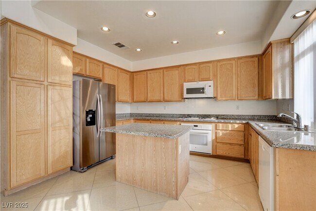 Building Photo - 9537 Gainey Ranch Ave