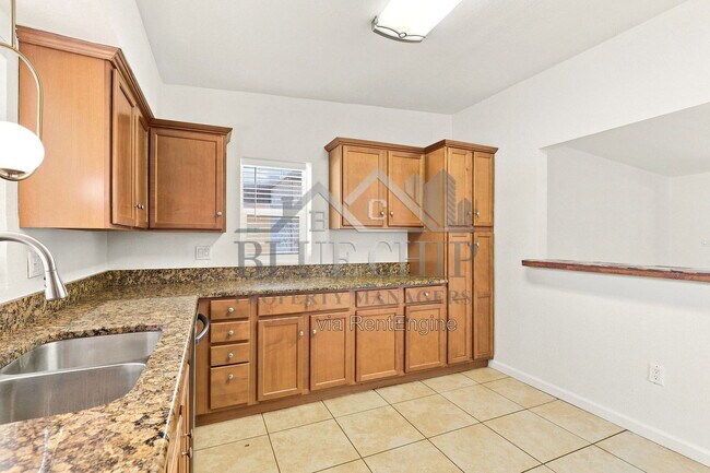 Building Photo - 6714 Nina Rosa Dr