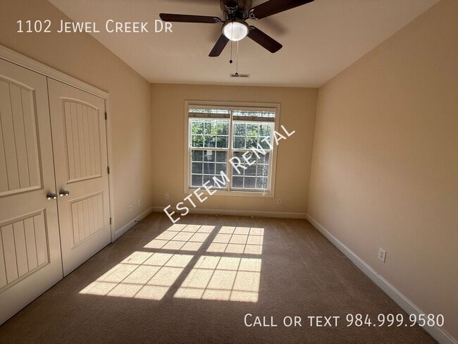 Building Photo - 1102 Jewel Creek Dr