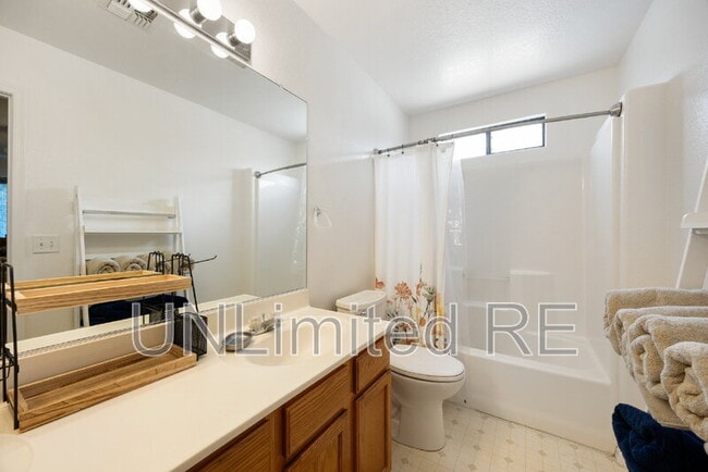Building Photo - 4835 Gemstone Dr