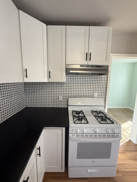 Kitchen - 728 47th Way S