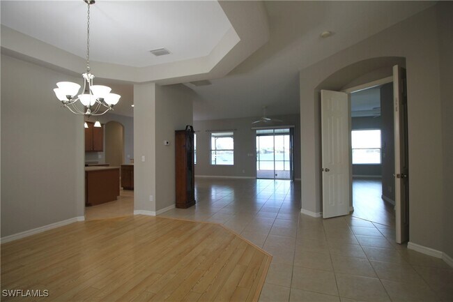 Building Photo - 2086 Grove Dr