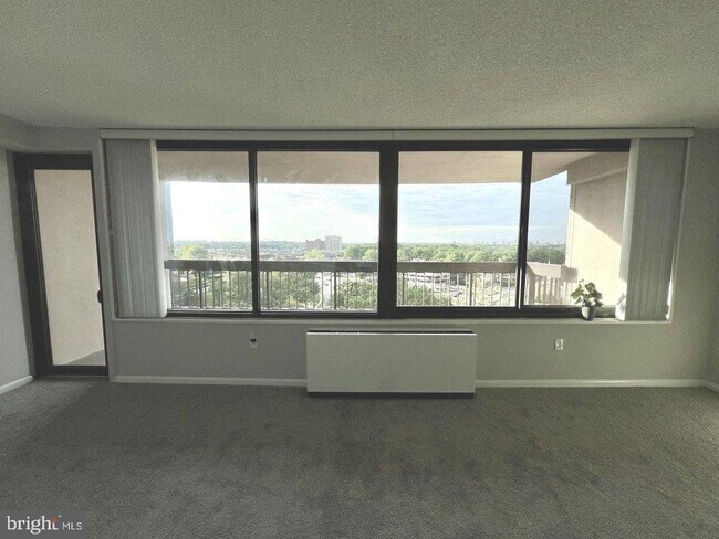 Building Photo - 3701 S George Mason Dr