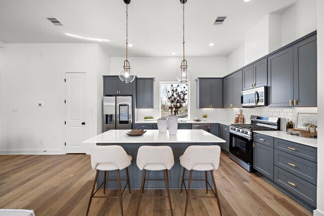 Building Photo - 835D Rachel St