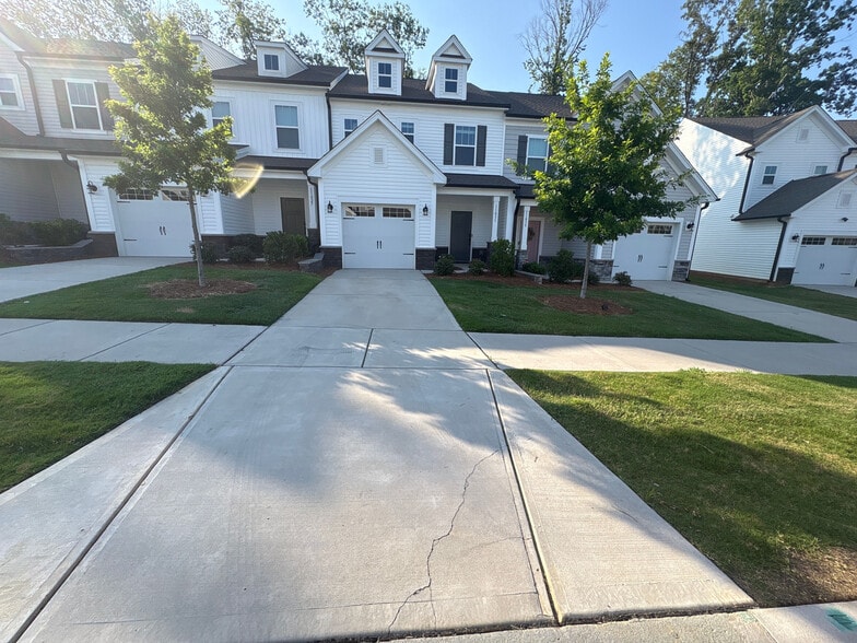 Building Photo - Room in Townhome on Pagebrook Ln