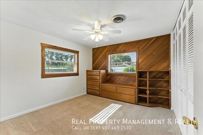 Building Photo - 2400 Deloraine Trail