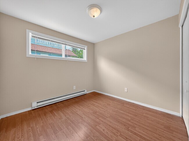 Building Photo - 9015 9th Ave SW