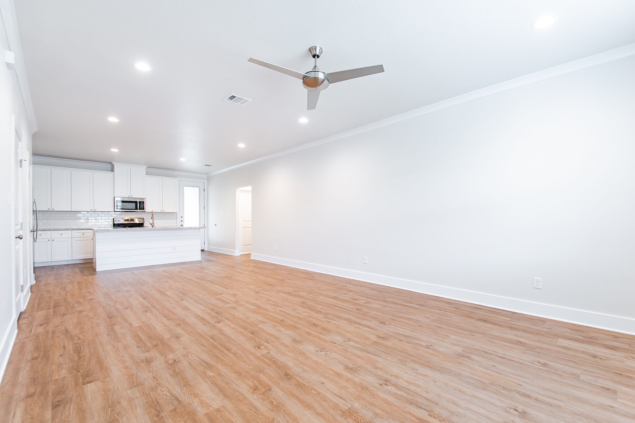 Building Photo - 511 Dominik Dr