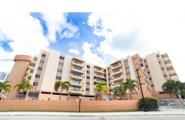 Building Photo - 200 178th Dr