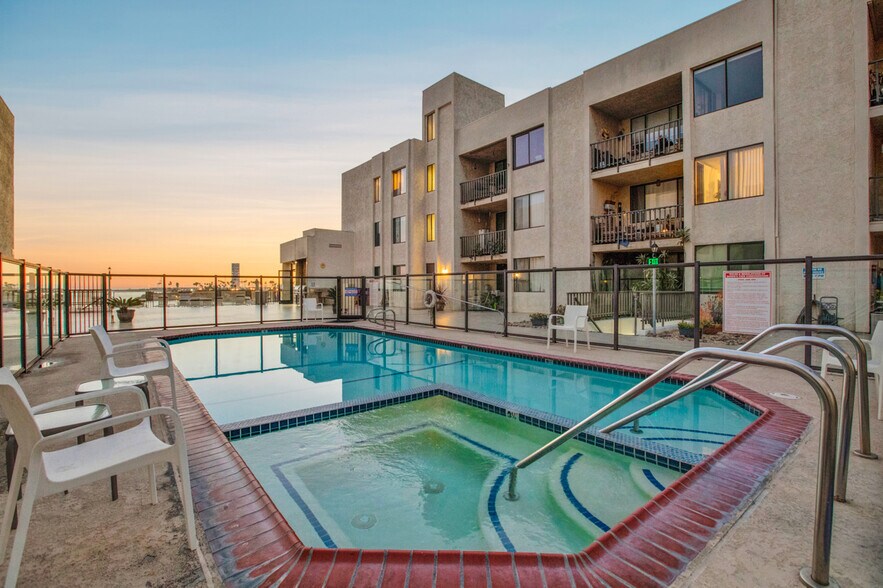 Building Photo - 1140 E Ocean Blvd