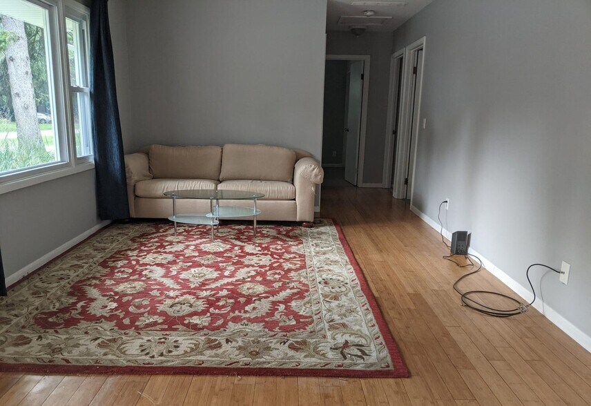 Building Photo - 1541 Ann St