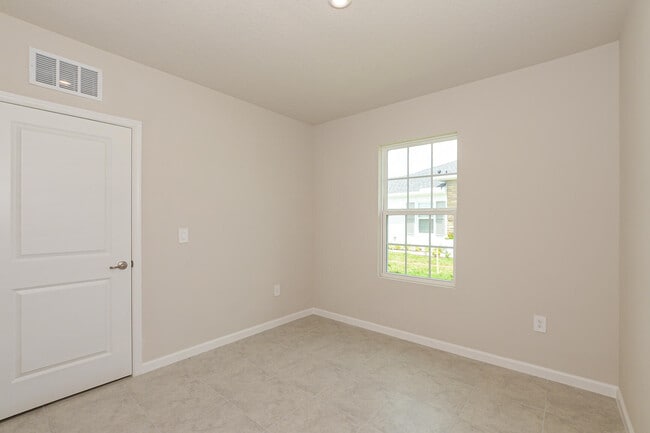 Building Photo - 9611 SW Libertas Wy