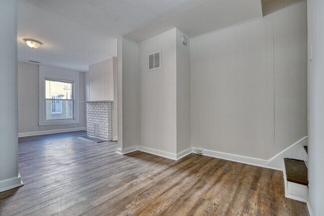 Building Photo - 1343 Sargeant St
