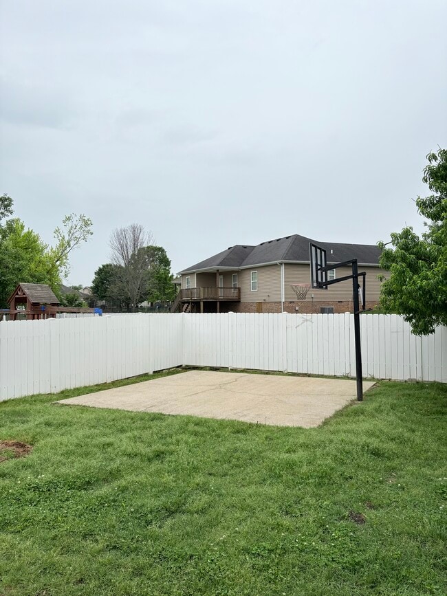 Building Photo - 3255 Cave Springs Ave
