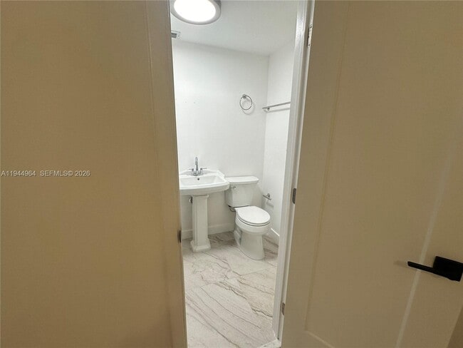 Building Photo - 5866 SW 60th St