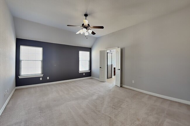 Building Photo - 601 Green Pointe Dr