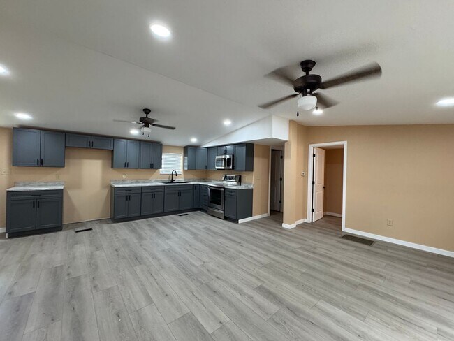 Building Photo - Newly Remodeled 3 Bedroom Manufactured Home in Suwannee County