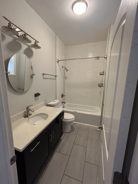 Building Photo - 4512 S Calumet Ave