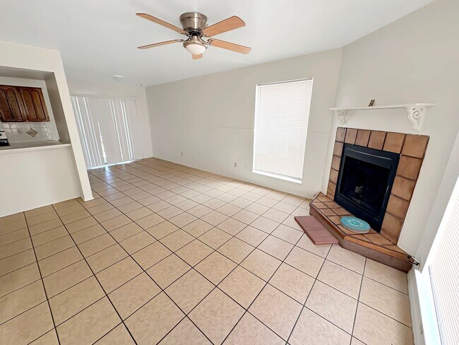 Building Photo - 4016-4022 North Calle Grande