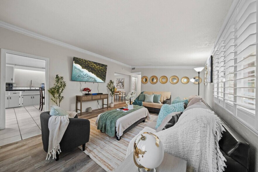 Building Photo - 10150 Sierra Madre Rd