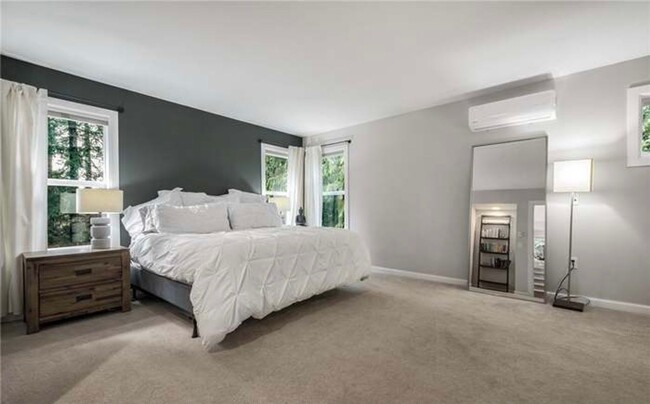 Building Photo - Love at First Sight - Beautiful 3 Bedroom ...