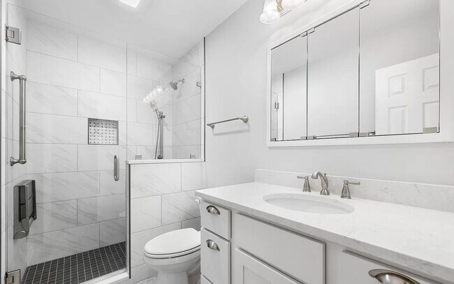 Building Photo - 3 Bed + Complete basement in Maryville