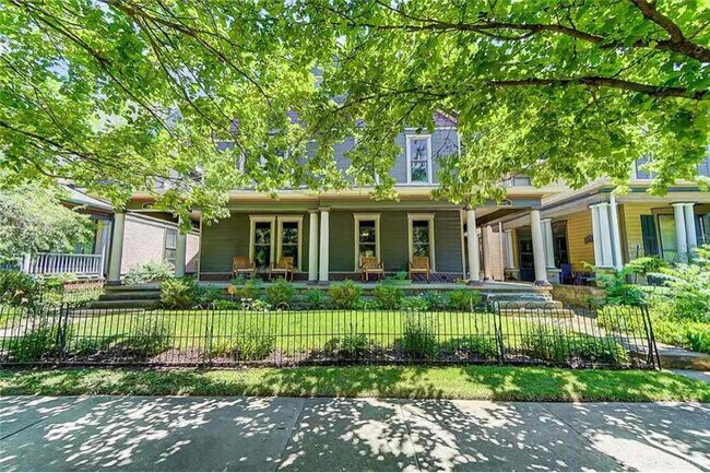 Building Photo - 342 Park Dr