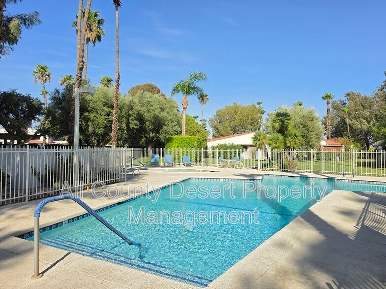 Building Photo - 2504 N Whitewater Club Dr