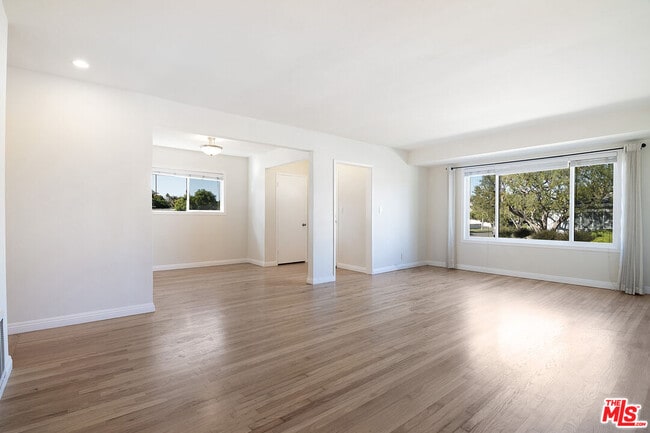 Building Photo - 6322 W 79th St