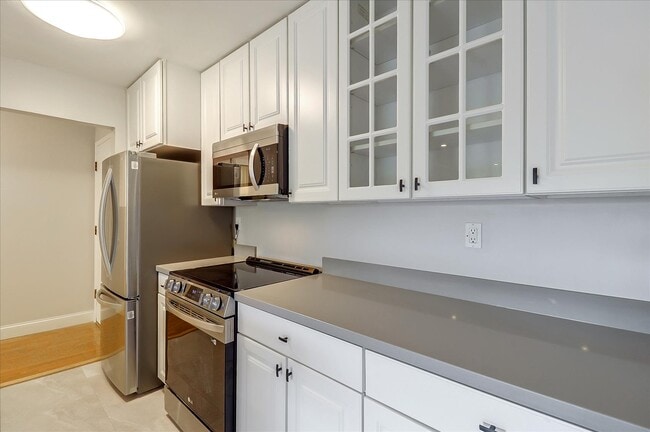 Building Photo - 955 Shorepoint Ct