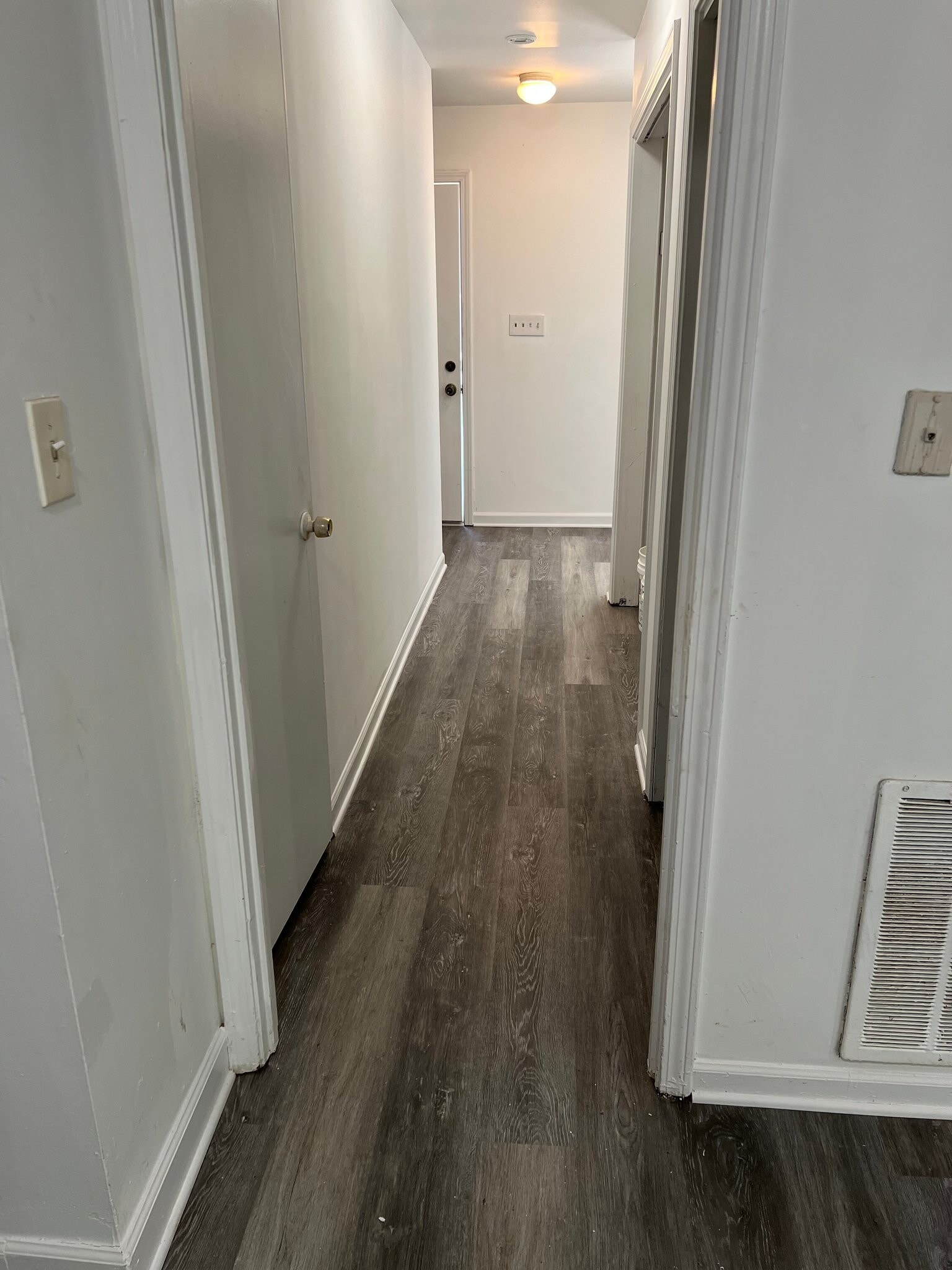 Building Photo - 424 Tarragon Wy SW