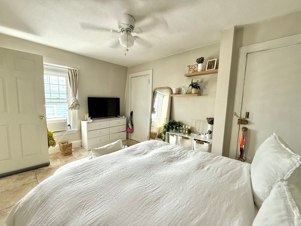 Building Photo - 373 K St