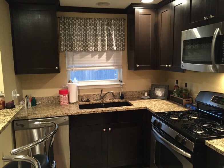 Kitchen - 1441 S Frisco Ave