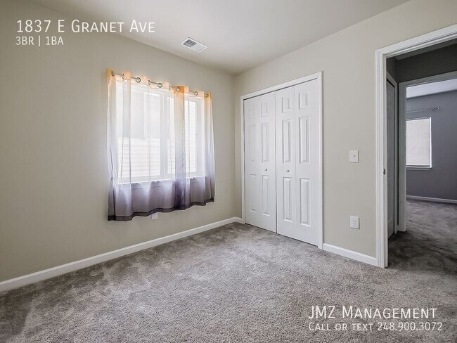 Building Photo - 1837 E Granet Ave