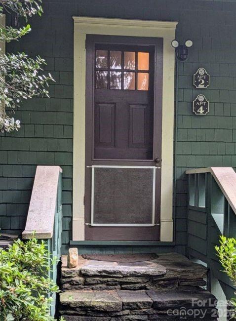 Building Photo - 220 Melrose Cir