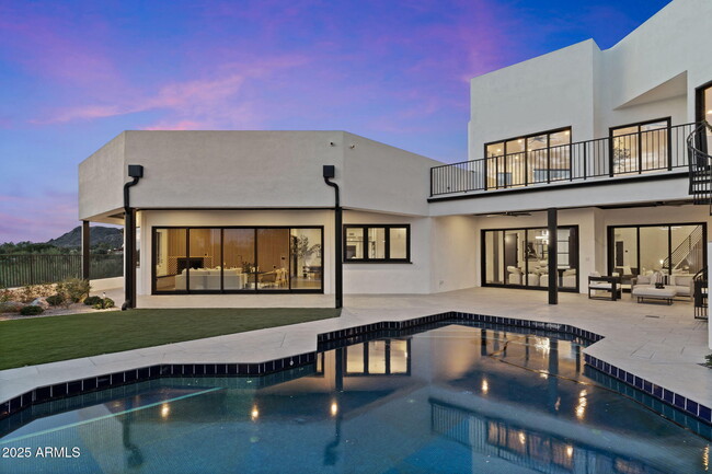 Building Photo - 3135 E Palo Verde Dr