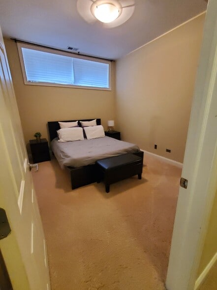 3rd Bedroom - 2531 W Moffat St