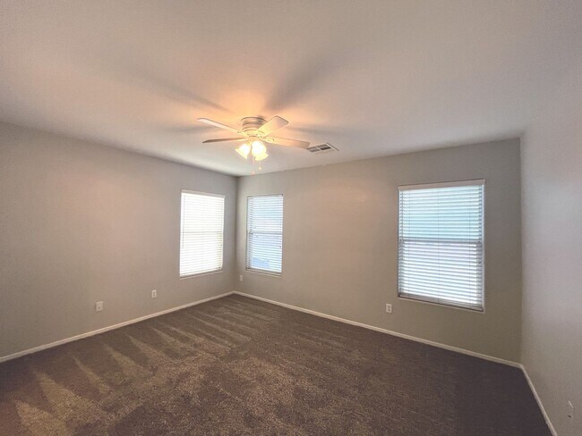 Building Photo - 1847 sq ft, 2 story, 4 Bedroom, 2 1/2 bath, 2 Car Garage home in the Vibrant city of Las Vegas.