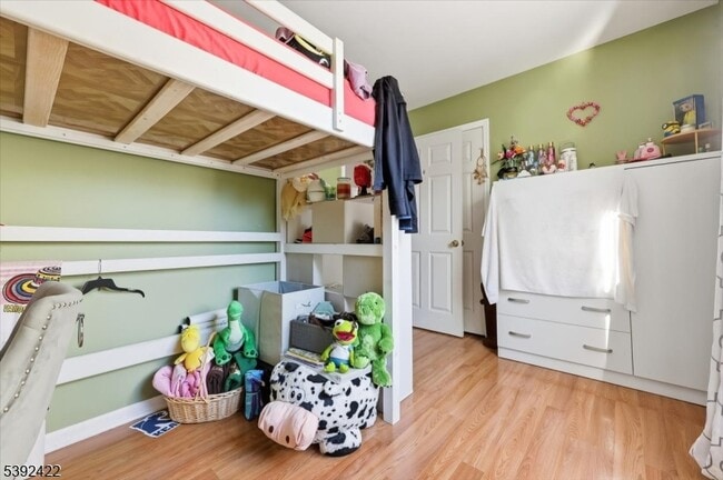 Building Photo - 245 Burgess Pl