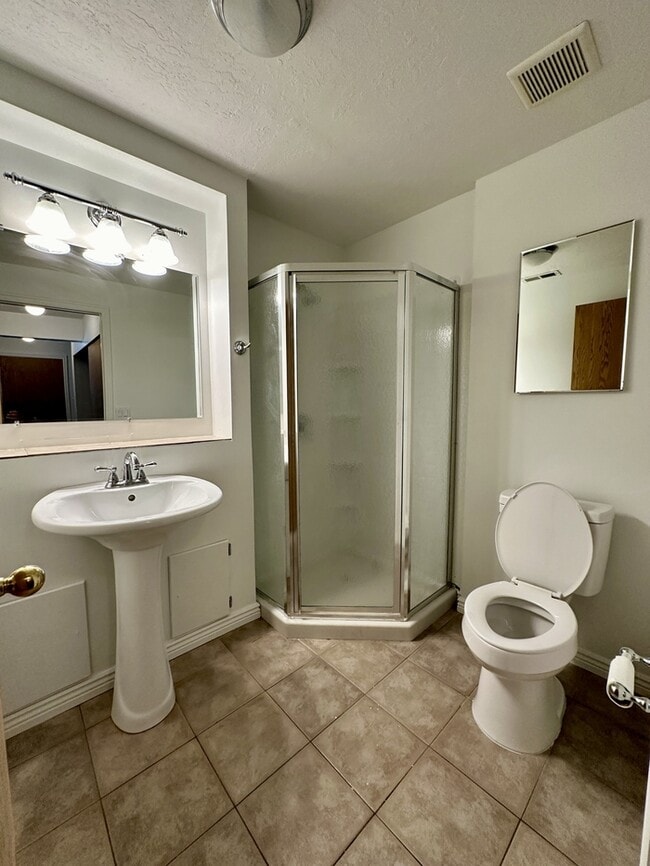 Building Photo - West Jordan