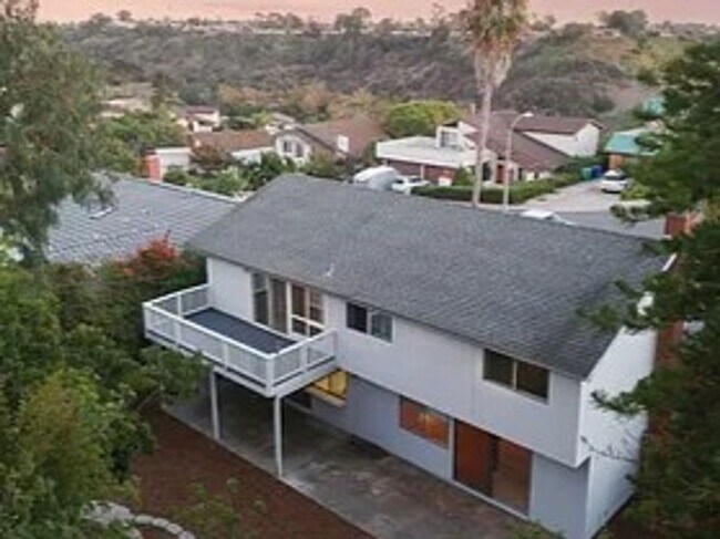 Building Photo - Stately Executive Home on a Cul de sac Ava...