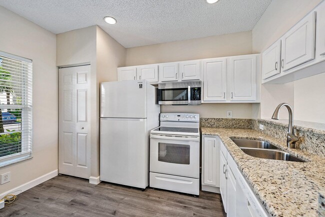 Building Photo - 5052 Palmbrooke Cir