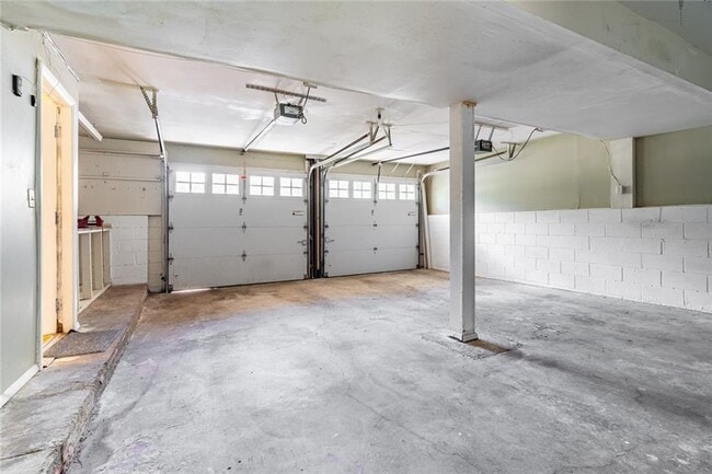 Building Photo - 2843 Pine Meadow Dr