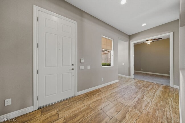 Building Photo - 916 Viscanio Pl