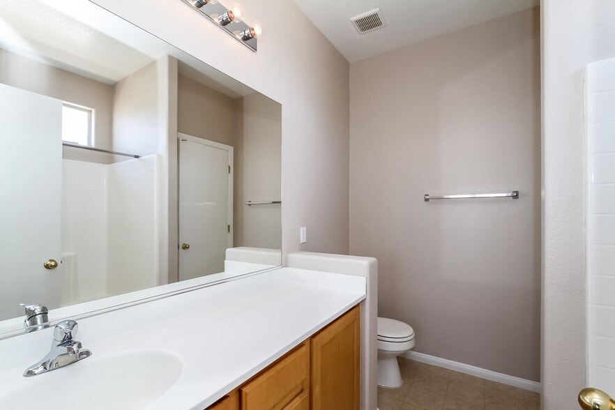 Building Photo - 548 Bayo Canyon Ct