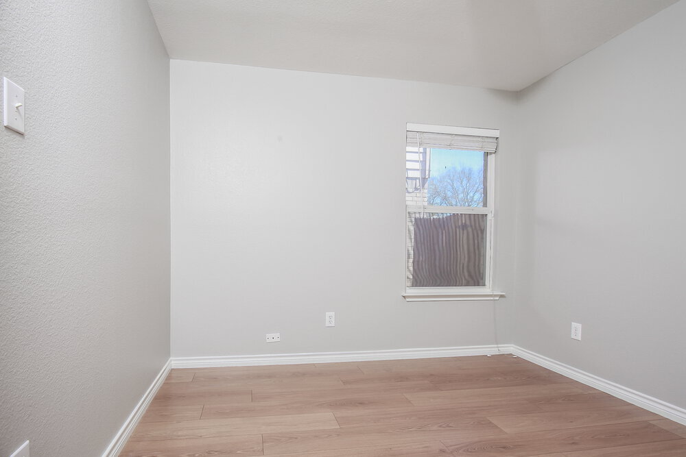 Building Photo - 1172 Tomahawk Dr