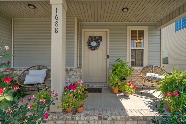 Building Photo - Modern Home in The Quarry Subdivision!