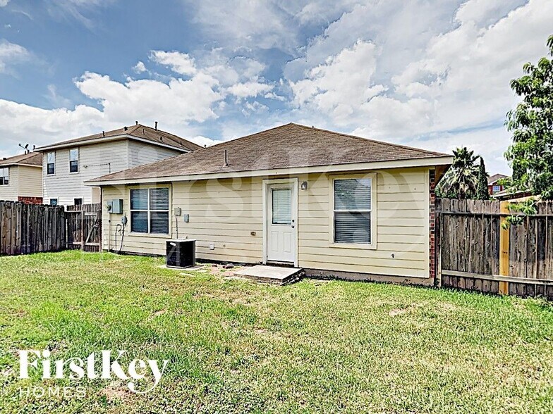 Building Photo - 20735 Dewberry Creek Ln